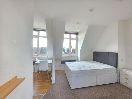 Studio to rent - Photo 1