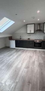 The Broadway, Thatcham, RG19 - Photo 4