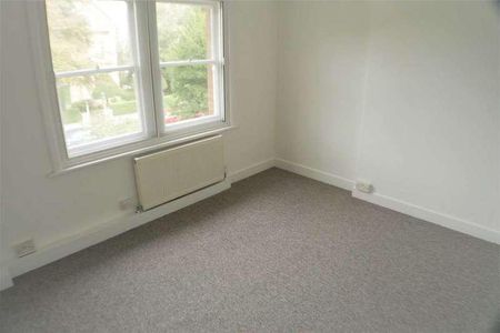 Elmcroft, Lansdowne Road, BN11 - Photo 2