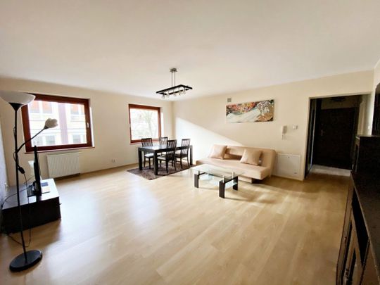 Przestronne 64m2 w kamienicy przy Starym Mieście - Zdjęcie 1