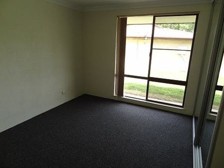 SPACIOUS UNIT! - Photo 2