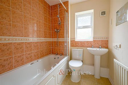 2 bedroom apartment to rent - Photo 4