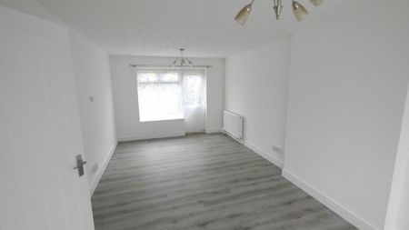 2 bedroom end of terrace house to rent - Photo 5