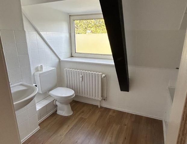3-Zimmer-Dachgeschosswohnung in Kiel Gaarden-Ost - Photo 1
