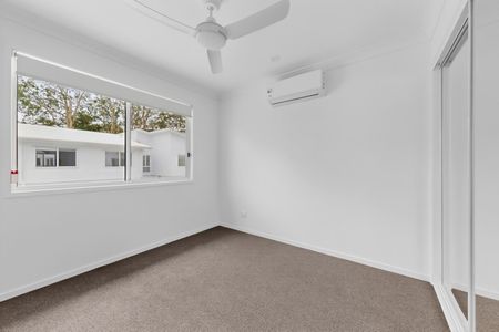 BRAND NEW 3 BEDROOM TOWNHOUSE - Photo 4