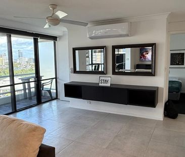 Surfers Paradise - Photo 1