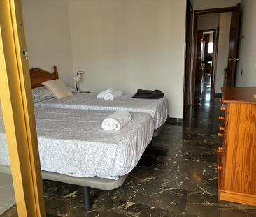 Apartamento de alquiler en Armada Española, Playa Poniente - Photo 2