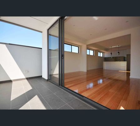 2/10 Market Street, St Kilda, Vic 3182 - Photo 1