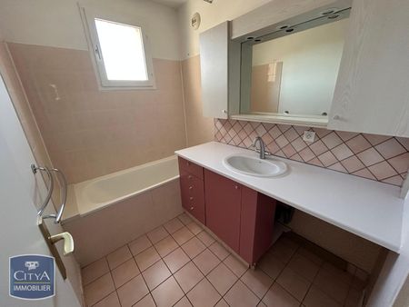 Location Appartement 3 pièces 64m² VOISINS LE BRETONNEUX 78960 - Photo 2
