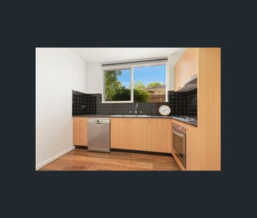 HAS IT ALL ! - Photo 1