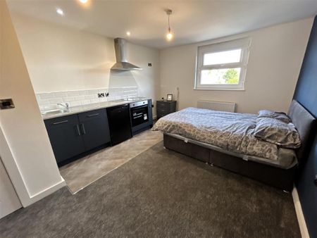 Studio to rent - Photo 3