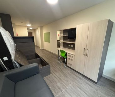 Studio Flat, Halley House, NG1 - Photo 2