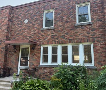 For Lease - 270 Vansittart Avenue, Woodstock, Ontario - Photo 1