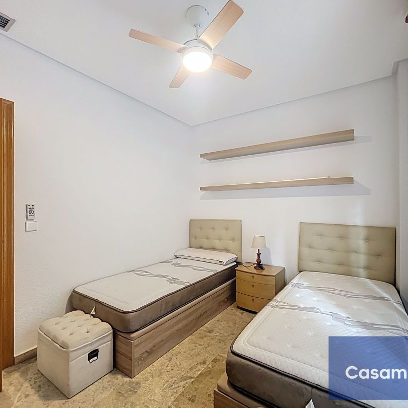 Piso de alquiler en Carrer Rafael Terol, 1, Barrio del Centro - Photo 1