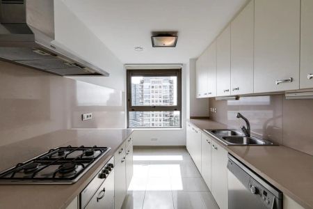 Piso de alquiler en Josep Pla, Diagonal Mar i el Front Marítim del Poblenou - Photo 2