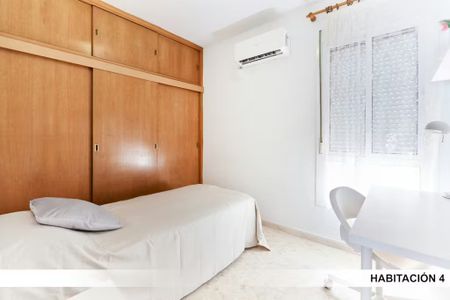 Calle Farmaceútico Murillo Herrera, Sevilla, Andalusia 41010 - Photo 2