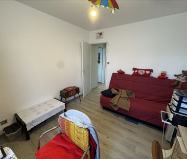 Location Appartement 4 pièces 81m² - Photo 4