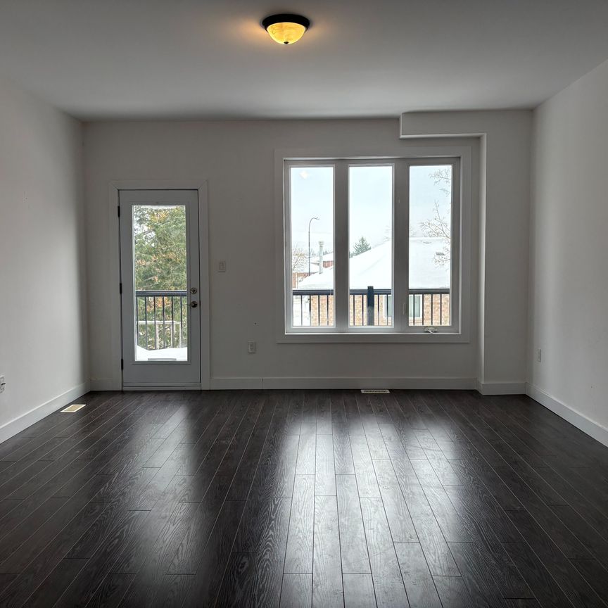 For Lease - 540 Essa Road Unit# 21, Barrie, Ontario - Photo 1