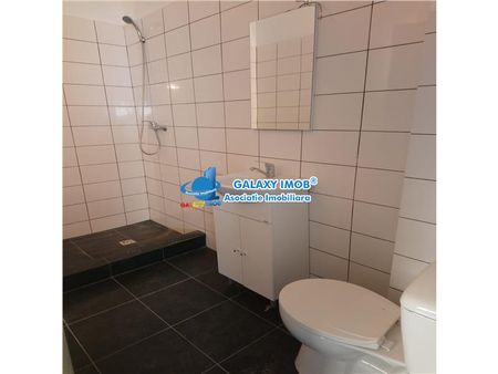 APARTAMENT 70 MP IN VILA INCHIRIERE 700 euro ZONA ROMANA DOROBANTI - Fotografie 2