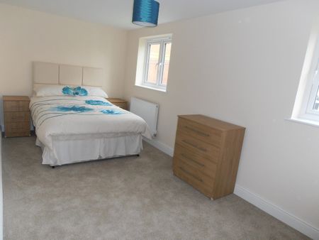 Apply Online -1 Bed Flat, Maes Yr Ehedydd, Carmarthen – Min. annual household income £23k from a salary (not including benefits) - Photo 3