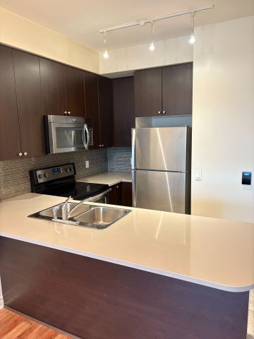 For Lease - 339 Rathburn Road Unit# 512, Mississauga, Ontario - Photo 2