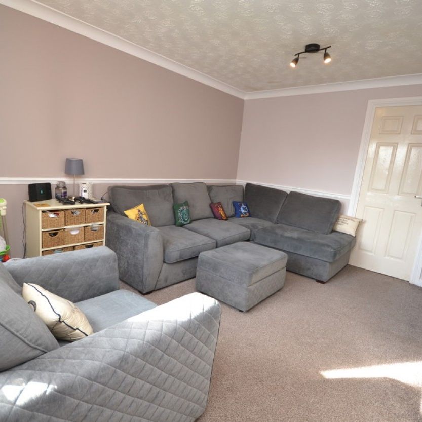 3 bed Semi-Detached House for Rent - Photo 1