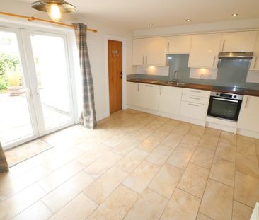 3 bedroom terraced house to rent - Photo 6