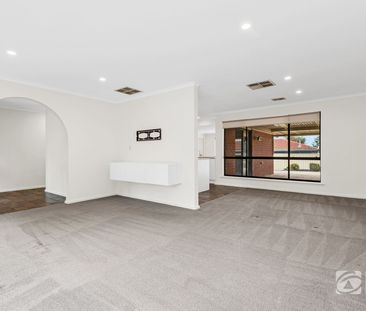 84 Carruthers Drive, Modbury North - Photo 3