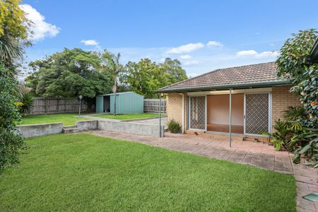 Charming Three-Bedroom Home in Prime Ashwood Location - Photo 4