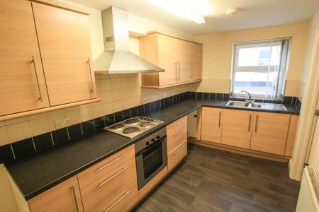 2 bedroom terraced house to rent - Photo 4