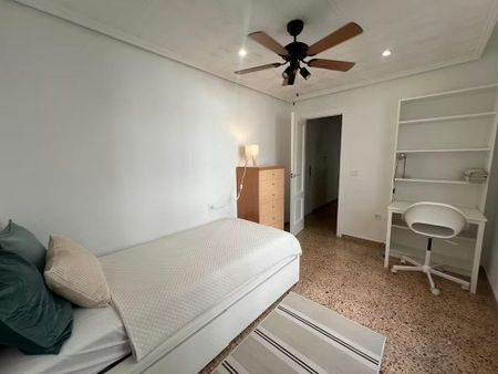 Carrer del Mestre Valls, Valencia, Valencian Community 46022 - Photo 3