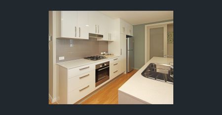 South Brisbane living at it's best.2 Bedrooms, 2 Bathrooms, Fully Furnished, Air conditioned & Roof Top Pool. Available 30 December 2025 - Photo 5