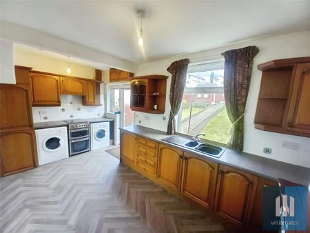 3 bedroom end of terrace house to rent - Photo 2
