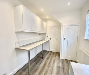 3 bedroom semi-detached house to rent - Photo 6