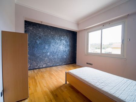 Location Appartement 5 pièces 164m² - Photo 4