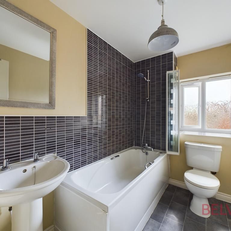 2 bedroom townhouse to rent - Photo 1