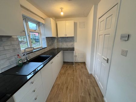 2 Bed - 107 Wykebeck Avenue, Leeds - LS9 0JG - Professional - Photo 4