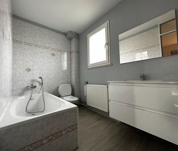 Location Maison 6 pièces 109m² - Photo 6