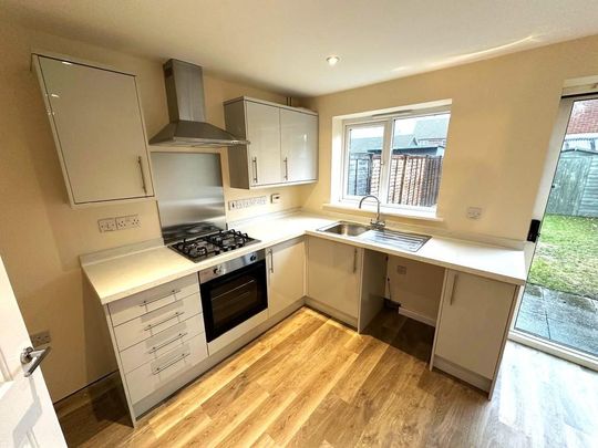 3 bedroom terraced house to rent - Photo 1