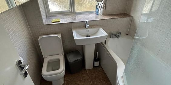 Room in a Shared House, Waldronhyrst, CR2 - Photo 3