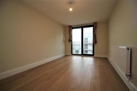 3 bedroom apartment to rent - Photo 4