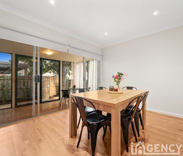 ENJOY THE HEART OF CLAYTON!! - Photo 4