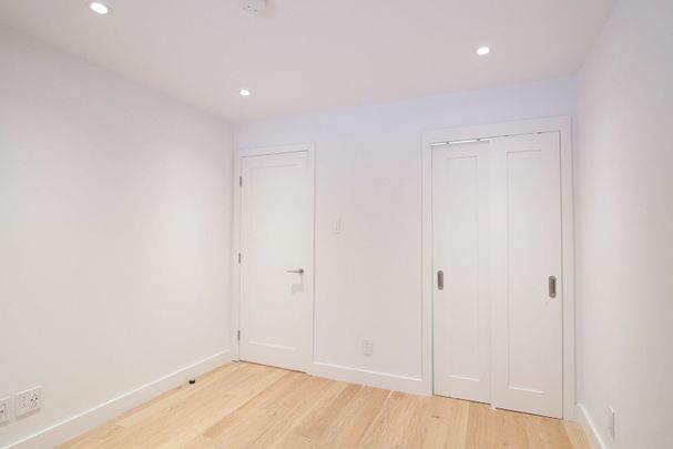4580 Chemin Queen Mary, Montréal, QC - Photo 1
