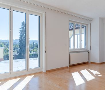 GROSSZÜGIG WOHNEN, STILVOLL LEBEN - ATTRAKTIVE DOPPELHAUSVILLA - Photo 2
