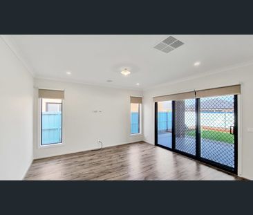 Impressive 4 Bedroom Family Home in Lollipop Estate! - Photo 1