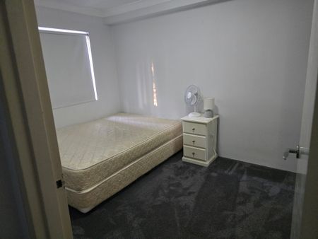 Sylvania - Photo 3