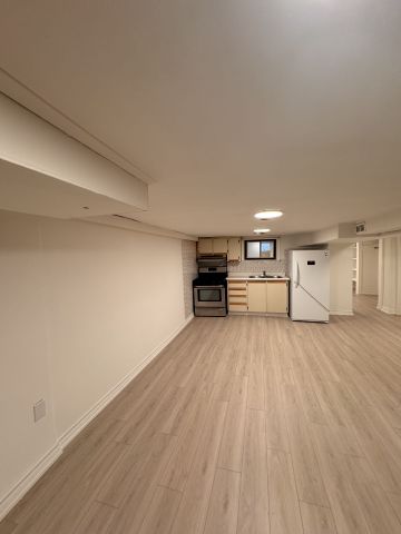 For Lease - 628 Manning Avenue, Toronto, Ontario - Photo 2