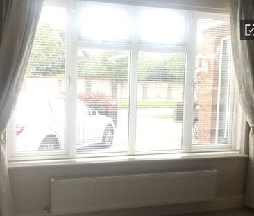 Large room for rent in a 5 bedroom family home in Rathcoole - Photo 6