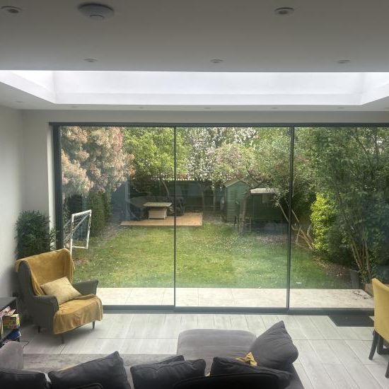 Newly refurbished Edwardian house. Large double,private en suite shower room, high ceilings, - Photo 1