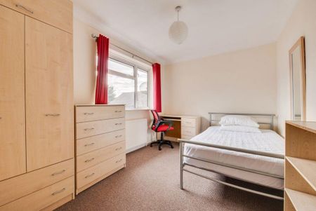 6 bedroom house to rent - Photo 3